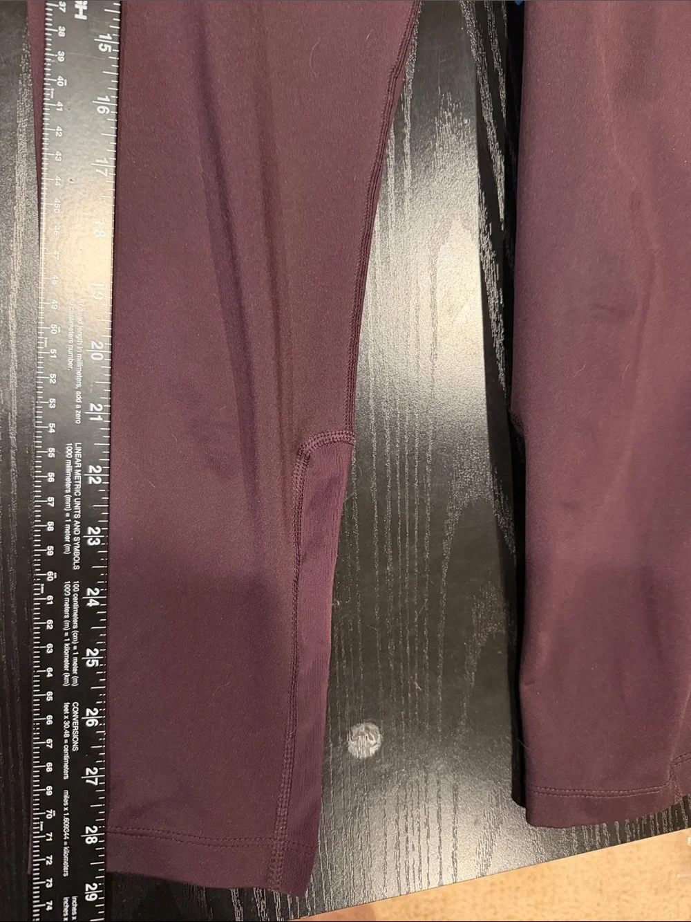 Nike Women’s Burgundy Performance Leggings Reflective Swoosh zipper waist pocket